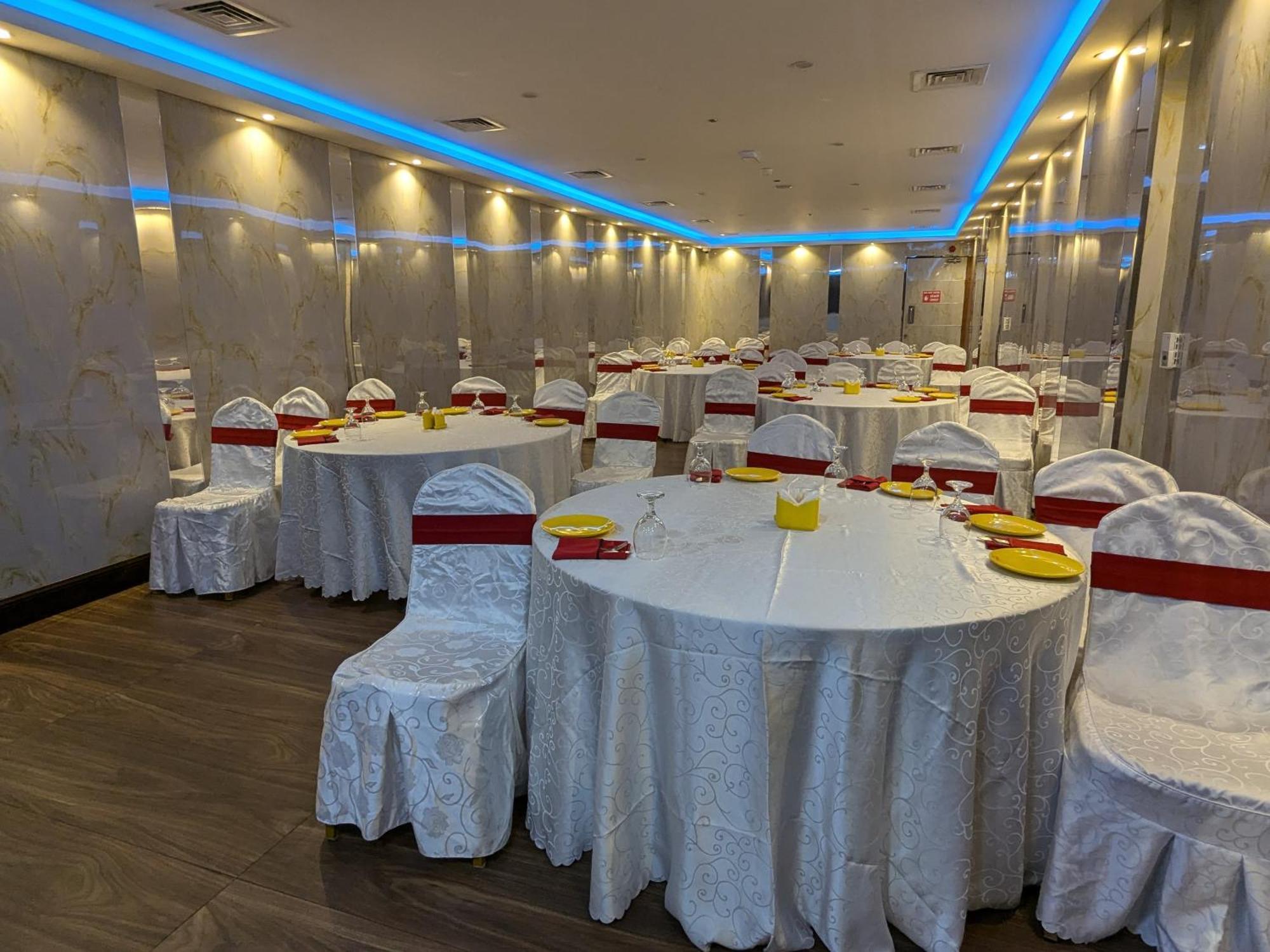 Fortune Atrium Hotel Dubai Bagian luar foto