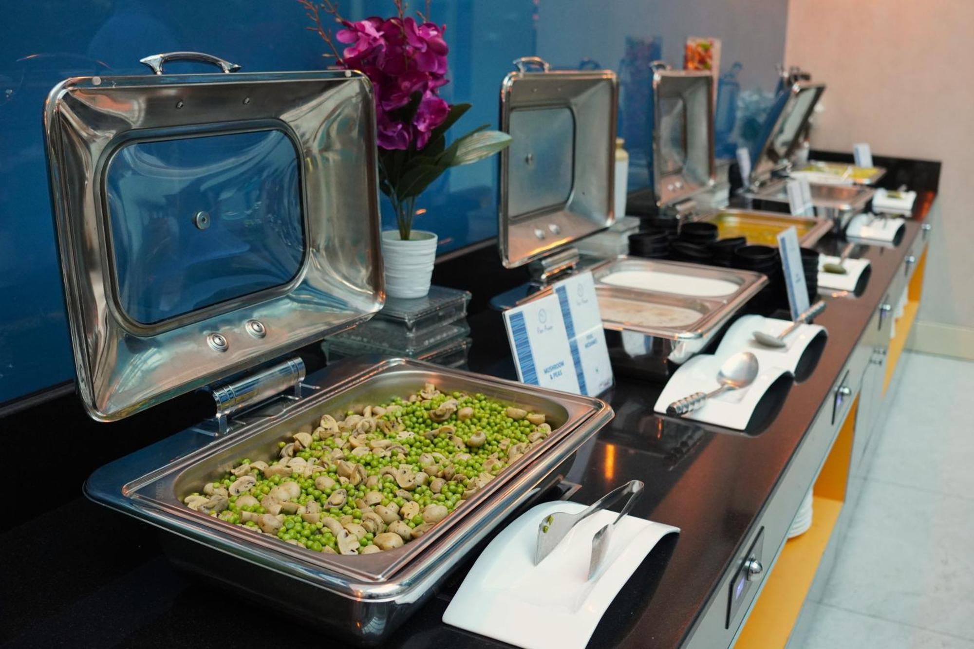 Fortune Atrium Hotel Dubai Bagian luar foto